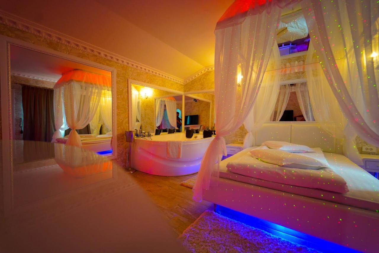 Anadi Hotel Boutique Only Adult Брашов Экстерьер фото