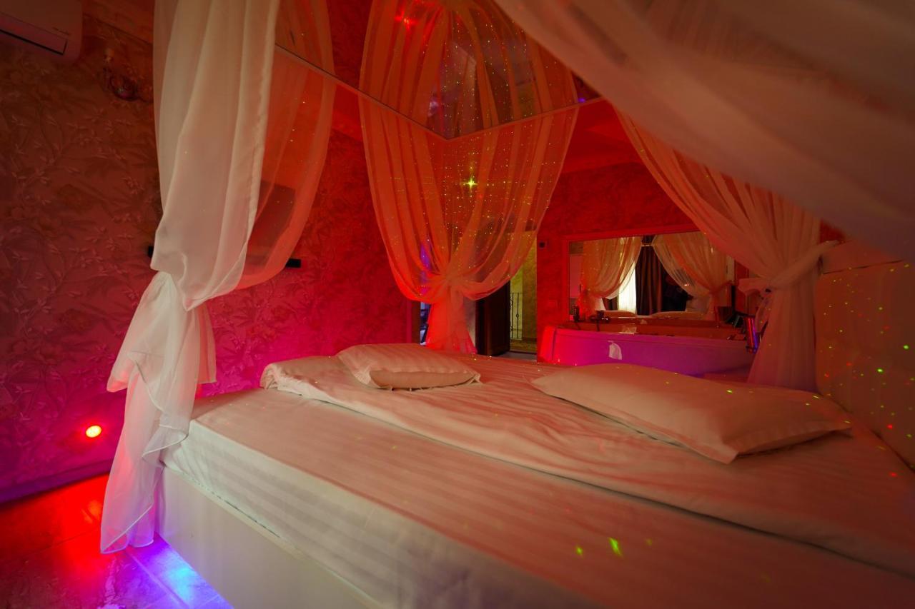 Anadi Hotel Boutique Only Adult Брашов Экстерьер фото