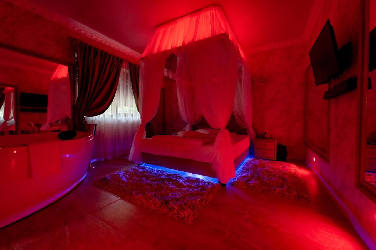 Anadi Hotel Boutique Only Adult Брашов Экстерьер фото