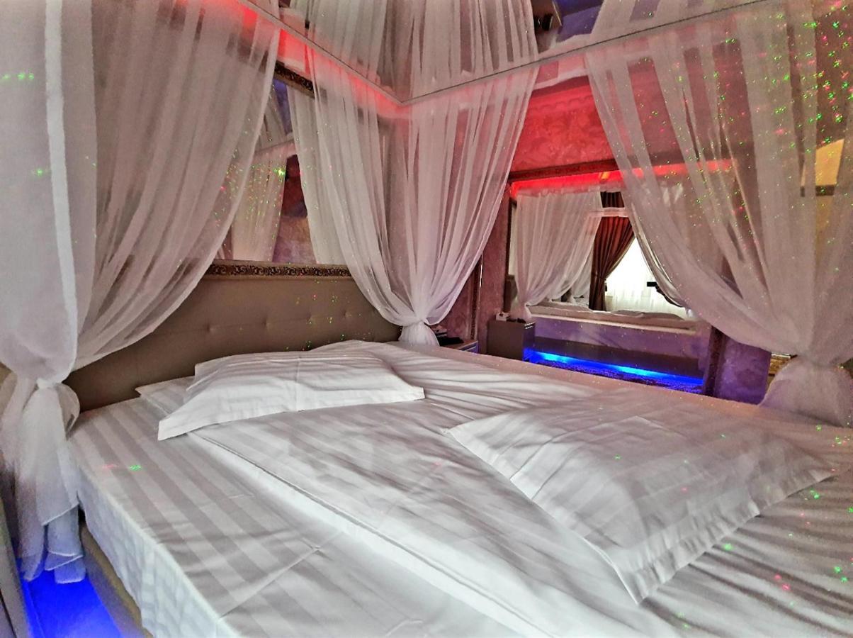 Anadi Hotel Boutique Only Adult Брашов Экстерьер фото
