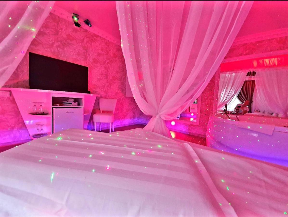 Anadi Hotel Boutique Only Adult Брашов Экстерьер фото