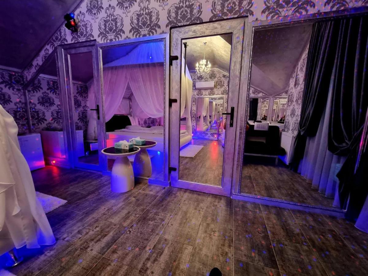 Anadi Hotel Boutique Only Adult Брашов Экстерьер фото