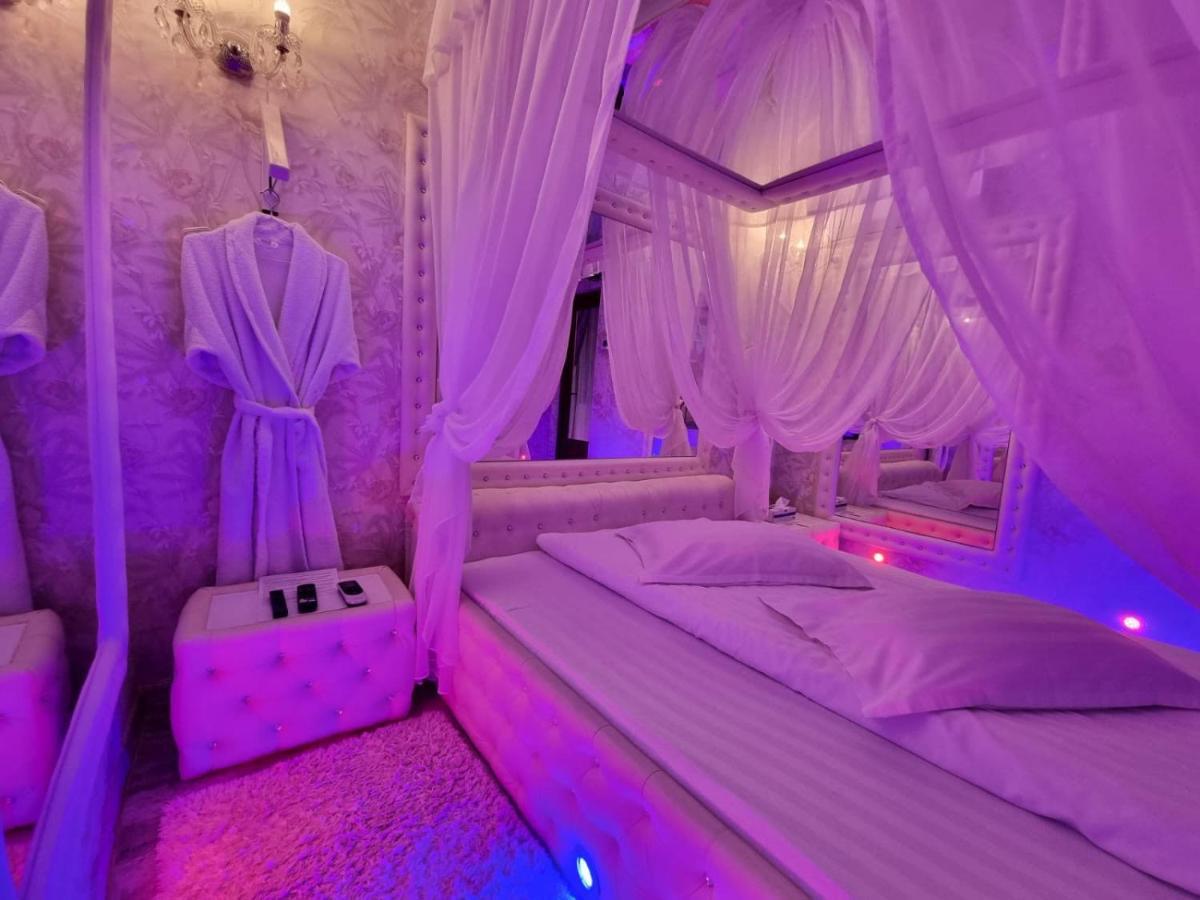 Anadi Hotel Boutique Only Adult Брашов Экстерьер фото
