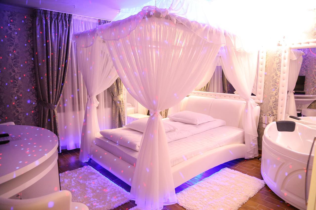 Anadi Hotel Boutique Only Adult Брашов Экстерьер фото